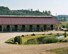 Hof mit Boxen